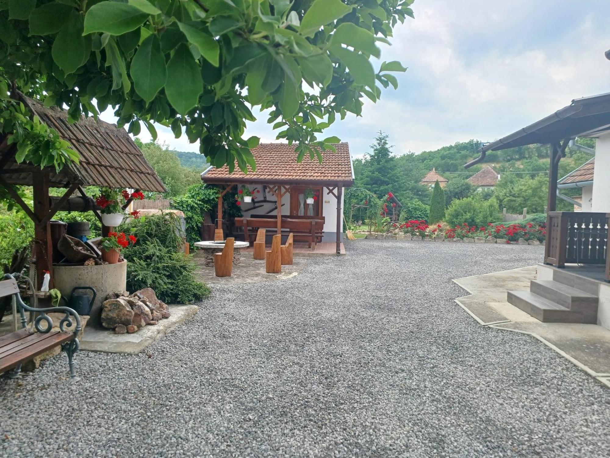 Kazsimer Vendeghaz Erdohorvati Exterior photo