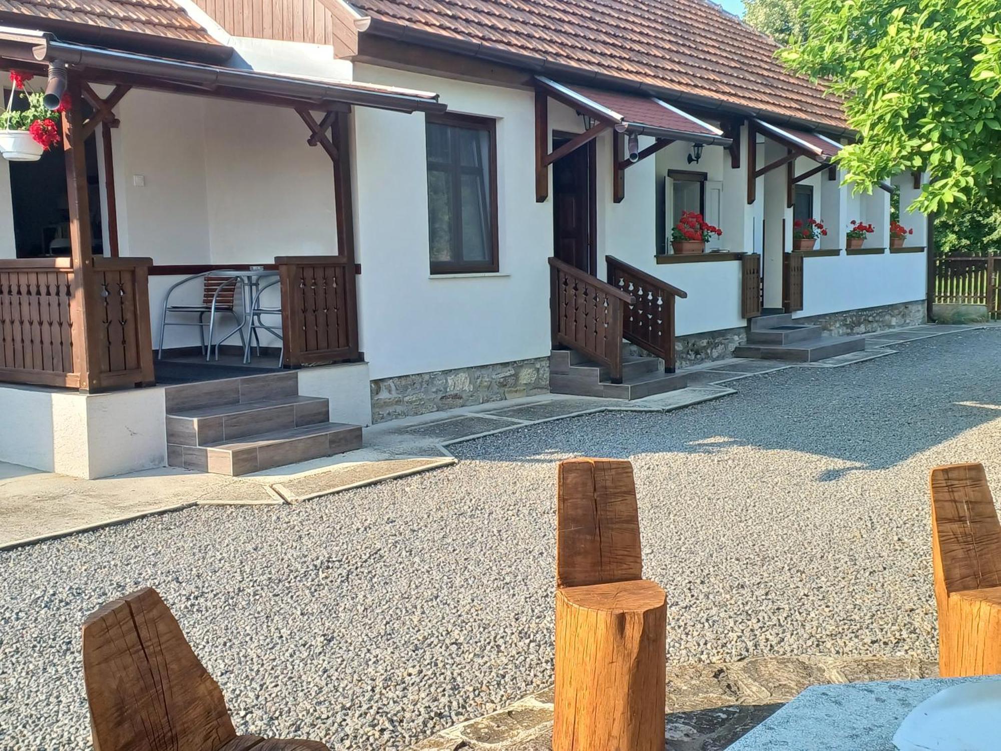 Kazsimer Vendeghaz Erdohorvati Exterior photo